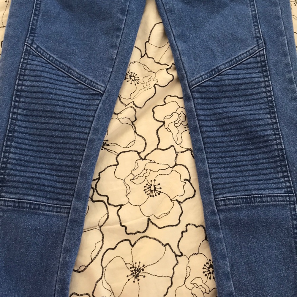 Jeans - Picture 4 of 4